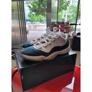 jordan 11 low blue snake size 12